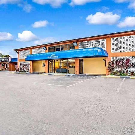 Airport Inn Tampa Exterior photo