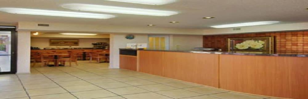 Airport Inn Tampa Exterior photo