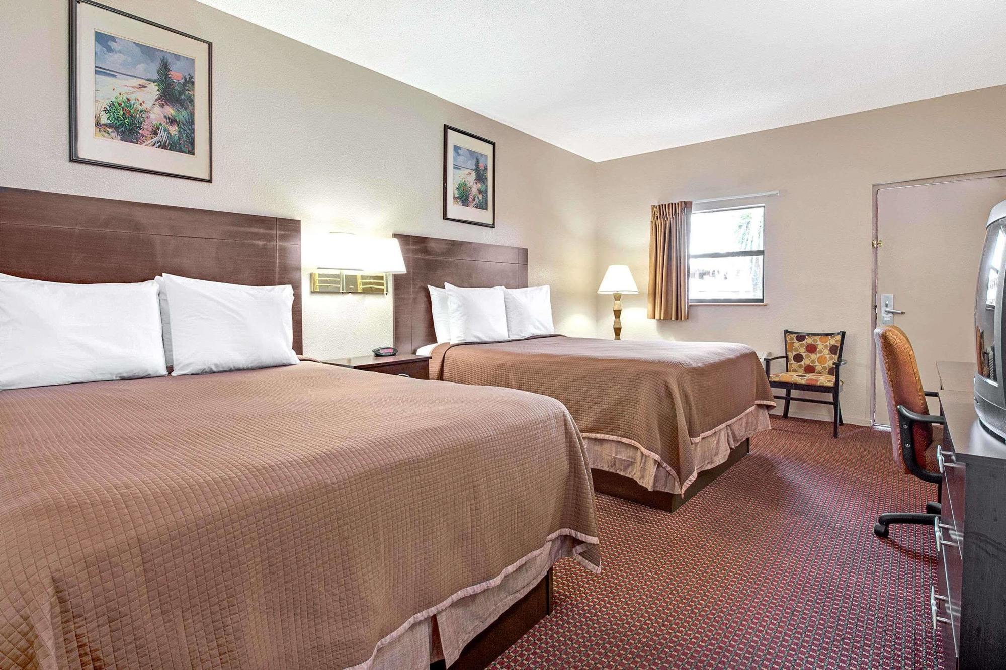 Airport Inn Tampa Exterior photo