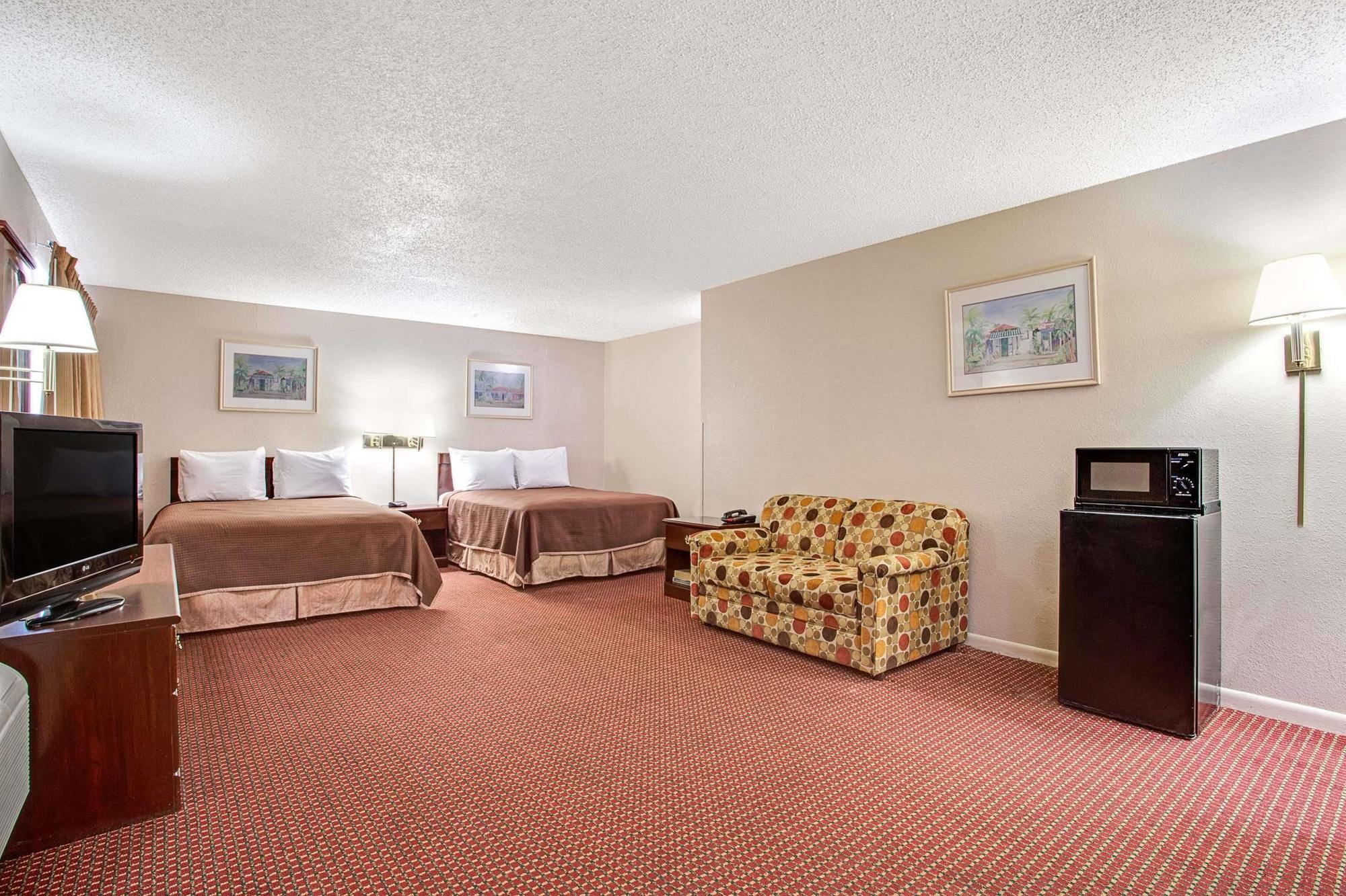 Airport Inn Tampa Exterior photo
