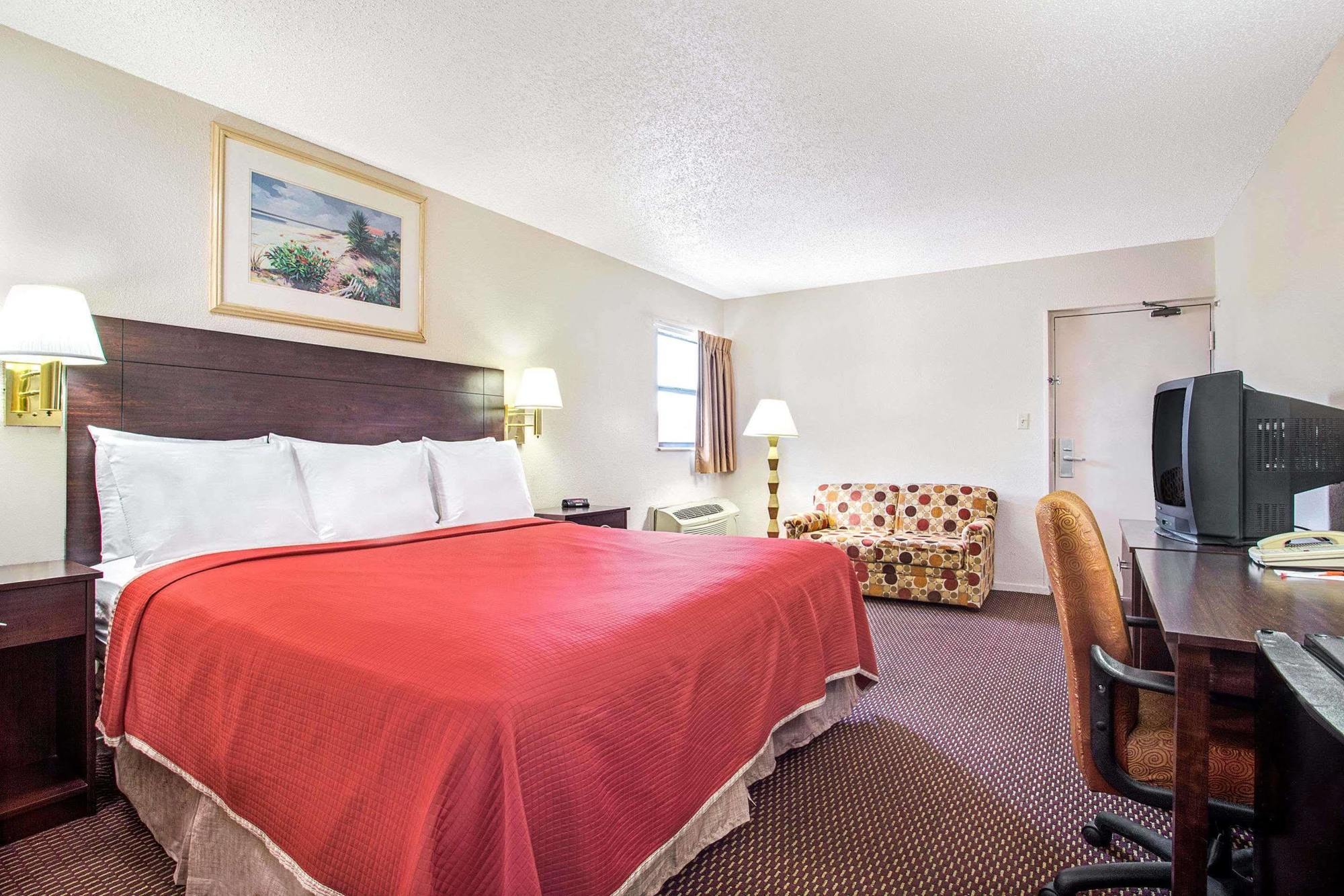 Airport Inn Tampa Exterior photo