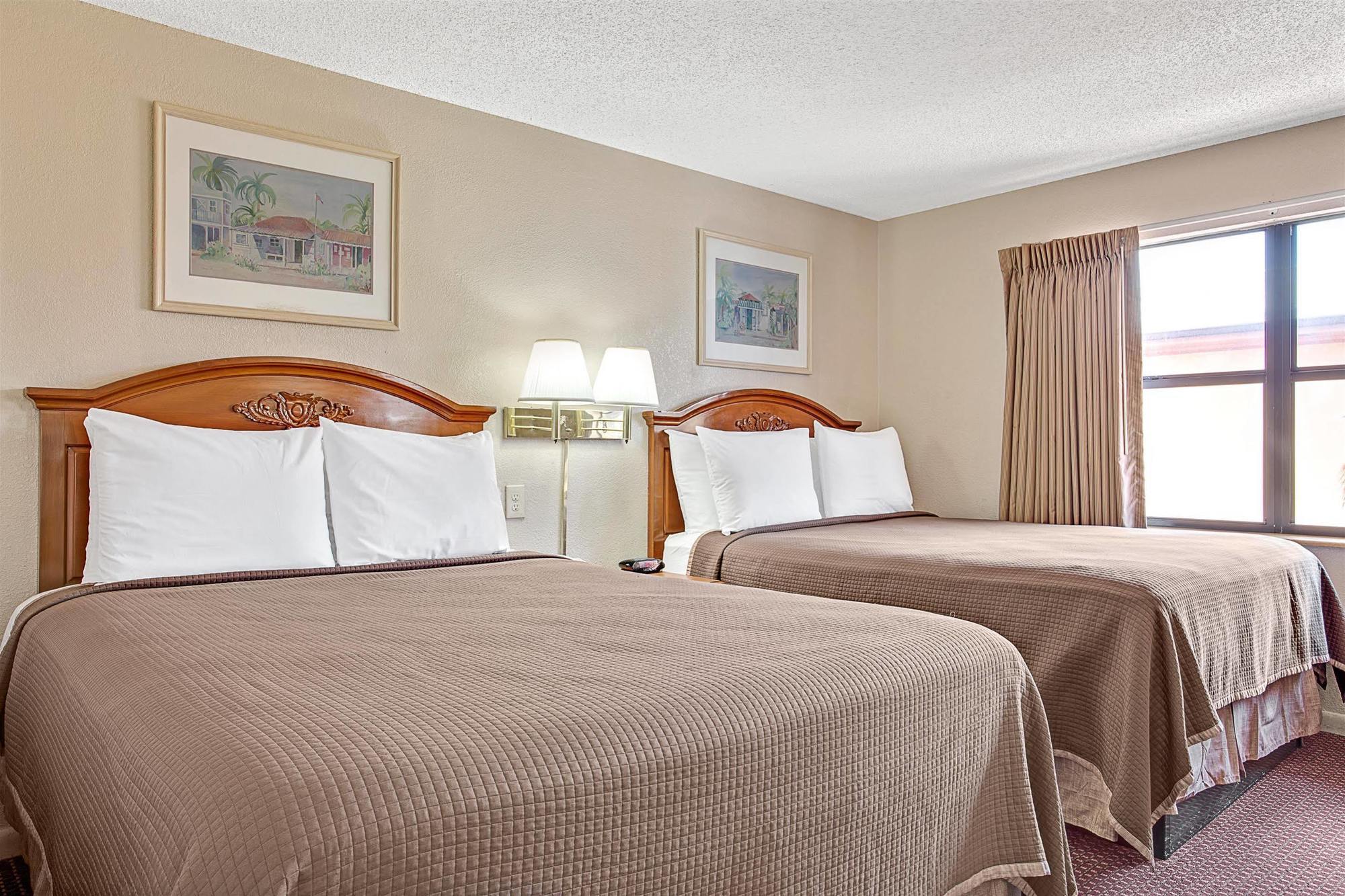 Airport Inn Tampa Exterior photo